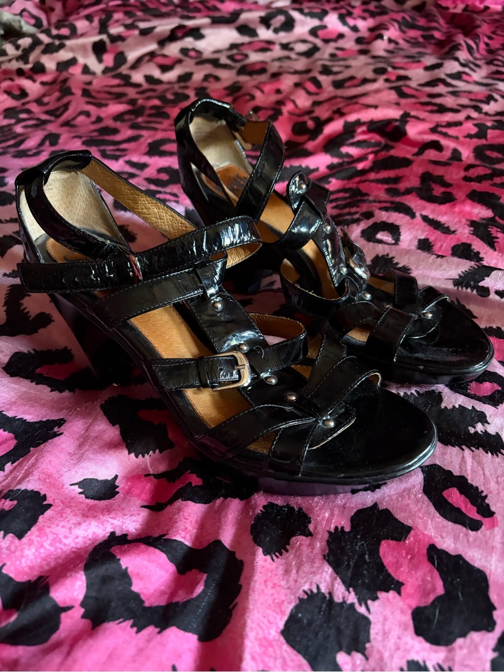 WOMENS 8M - SÖFFT Black Patented Strappy Sandals